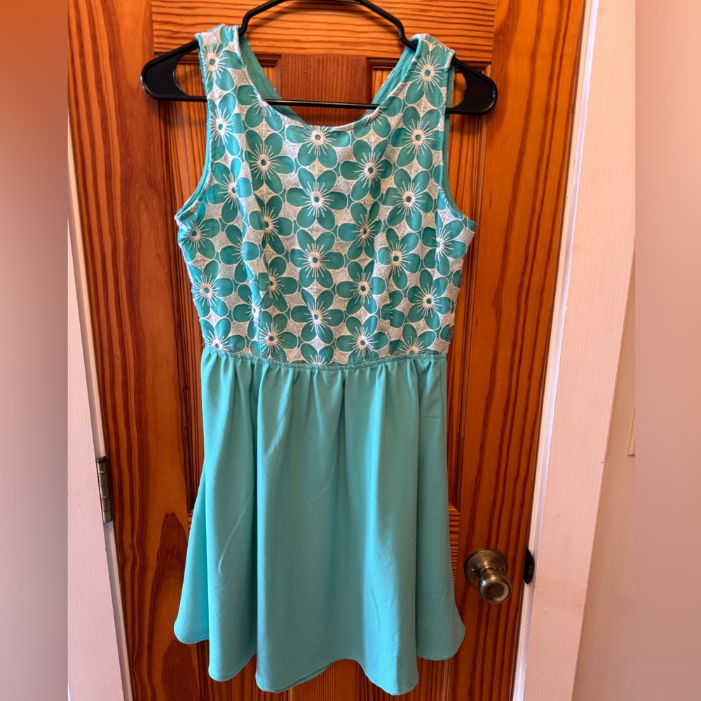 Boutique Women’s Spring Dress Size Medium Green